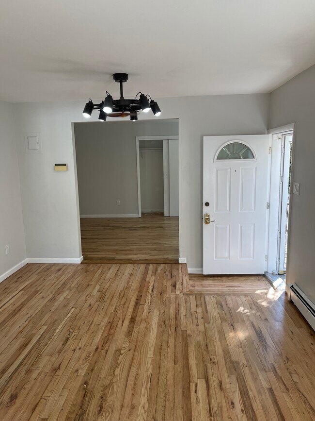 Foto del edificio - 1453 E 70th St