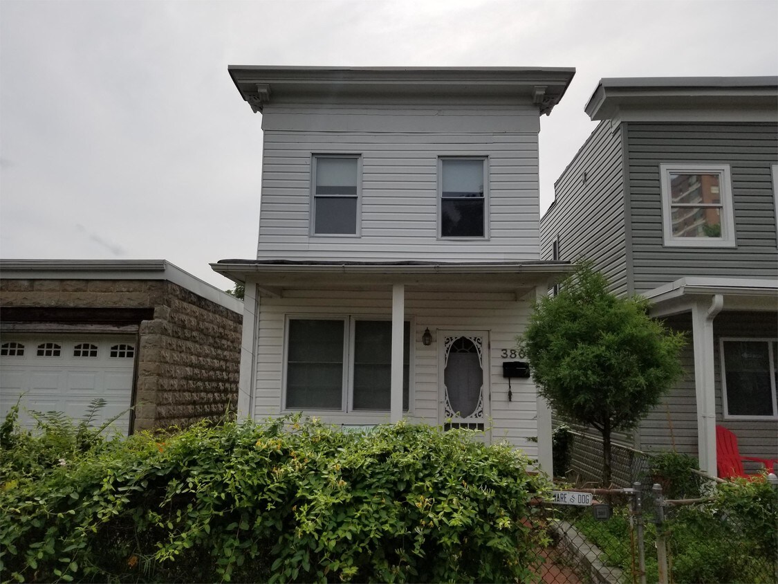 Primary Photo - 3800 Hickory Ave