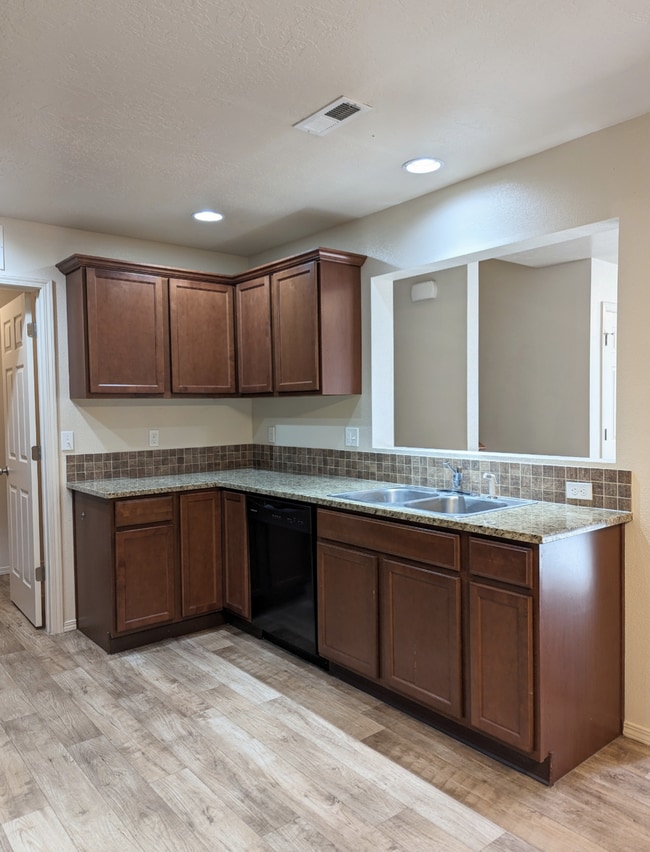 Building Photo - 5696 S Pepperview Way