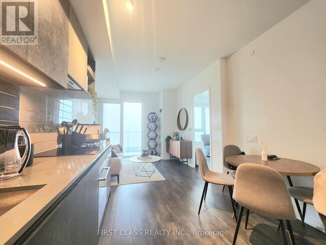 Photo du bâtiment - 1000-1000 Portage Pkwy