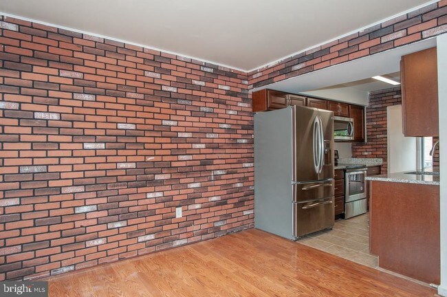Foto del edificio - 6812 Backlick Rd