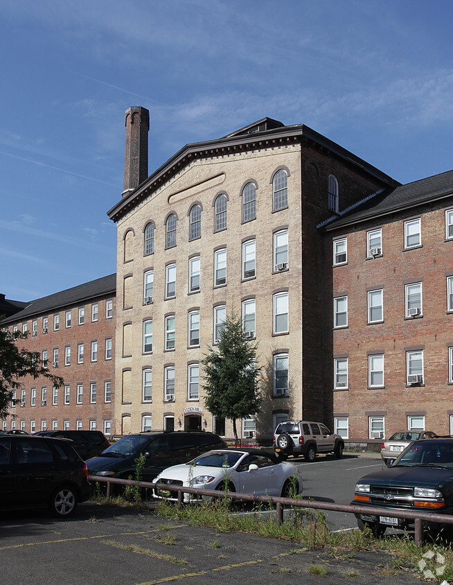 Foto del edificio - Ogden Mills Apartments