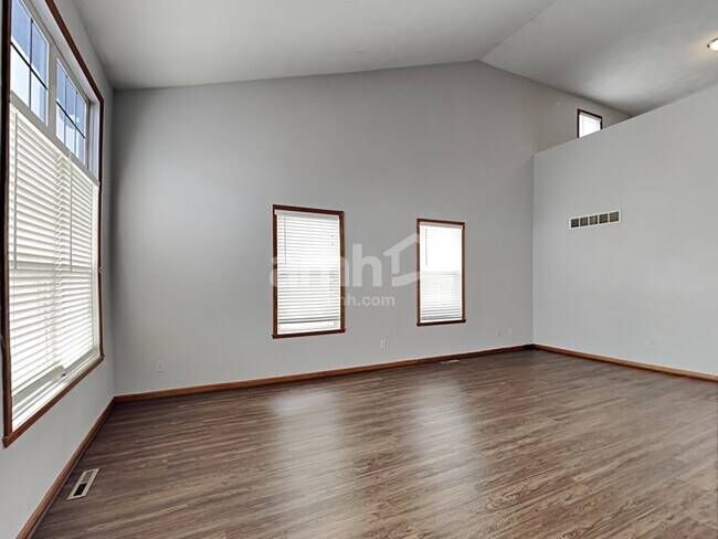 Building Photo - 3042 Bauer Drive