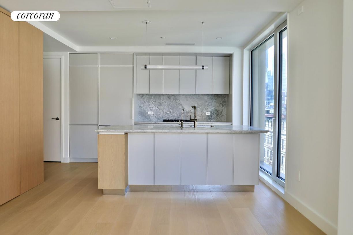 Foto principal - 250 E 25th St
