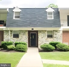 Building Photo - 705 Nottingham Rd