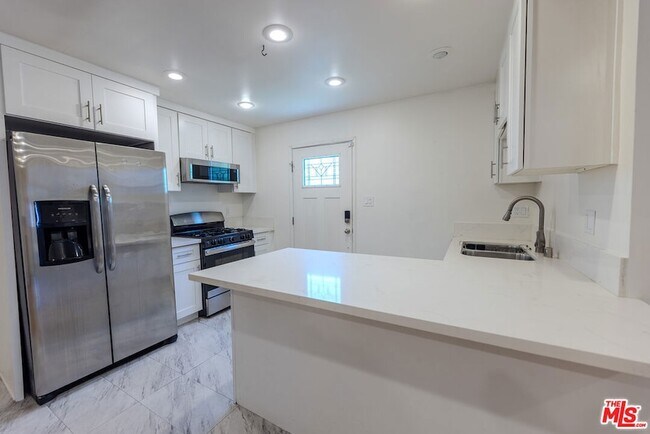 Foto del edificio - 837 Sunset Ave