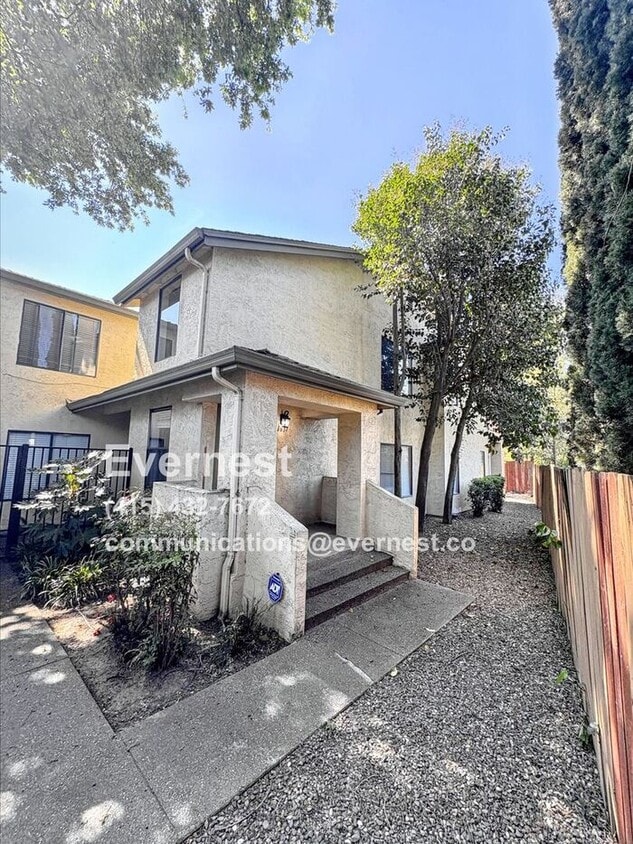 Primary Photo - 1631 Porter Way