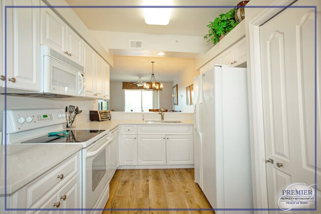 Building Photo - **CEDAR HAMMOCK**FURNISHED SHORT TERM RENT...