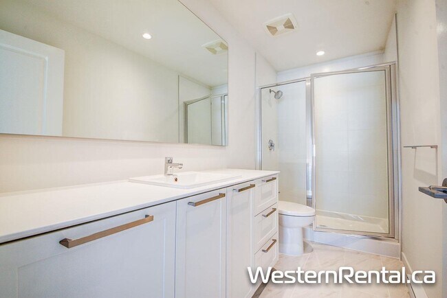 Photo du bâtiment - 15898-27 27 Ave