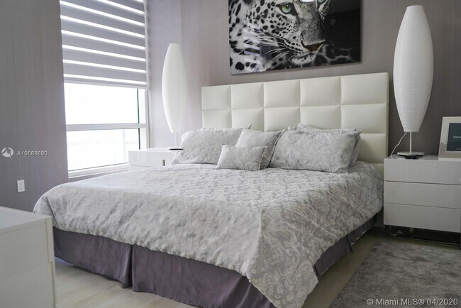 Foto del edificio - 601 NE 27th St