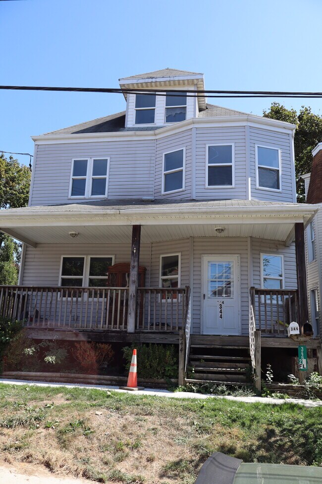 Foto del edificio - 346 McKinley Ave