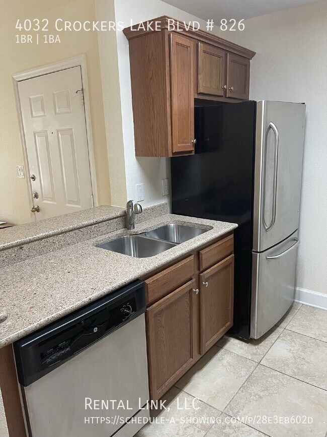 Foto del edificio - 4032 Crockers Lake Blvd