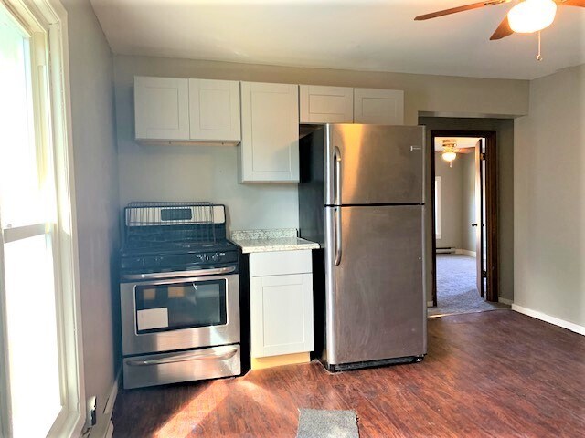 Primary Photo - 487 Hawley St