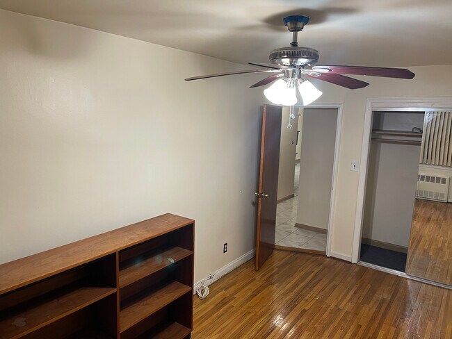 Foto del edificio - 978 E 89th St