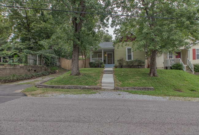 Building Photo - 1622 Boscobel St