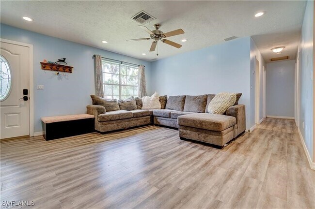 Building Photo - 551 Golden Gate Blvd W