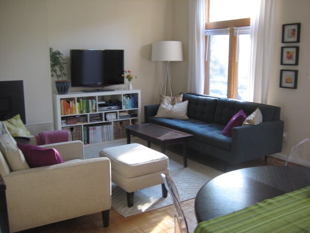 Light filled living room - 1313 Vermont Ave NW