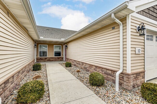 Building Photo - Victory Place Villas - 2 Bedroom, 2 Bathroom