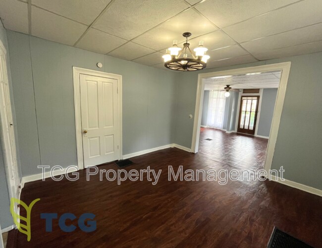 Building Photo - 1305 W Jefferson St