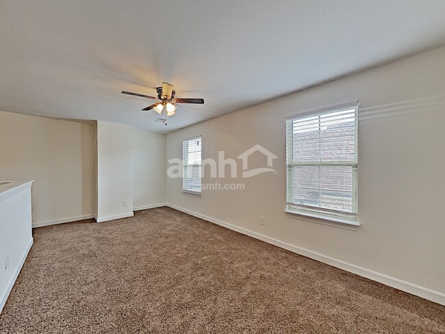 Building Photo - 4343 Freemark Dr