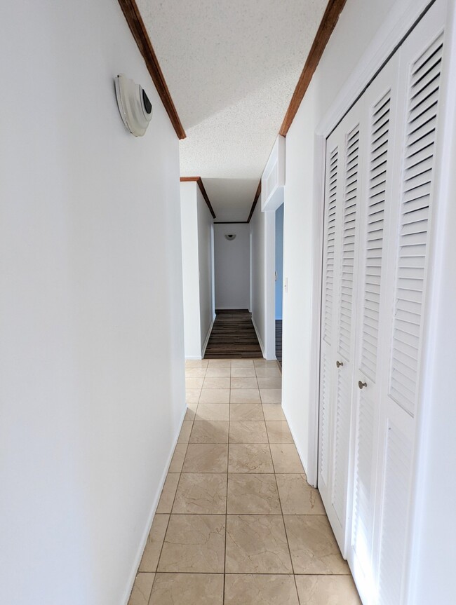 Building Photo - 756 Kumukahi Pl