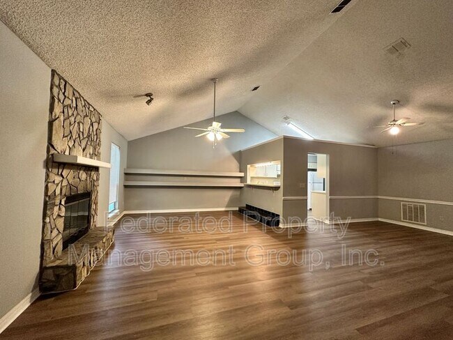 Building Photo - 1680 Sandy Hollow Loop