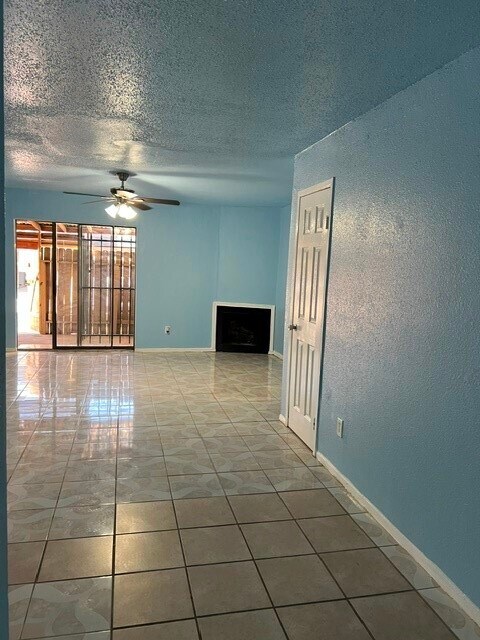 Foto del edificio - 8405 Wilcrest Dr