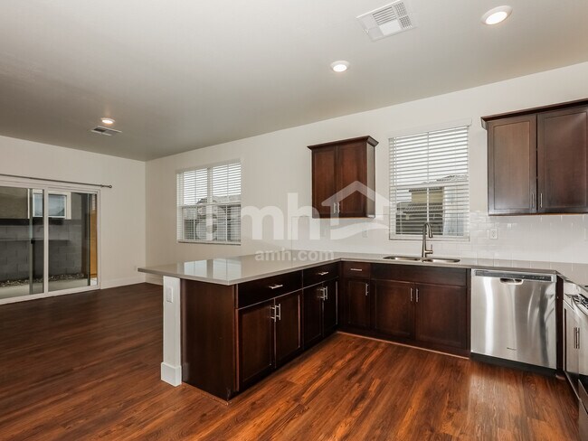 Foto del edificio - 21439 S 231st St