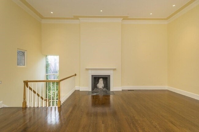 Building Photo - 71 Mount Vernon St