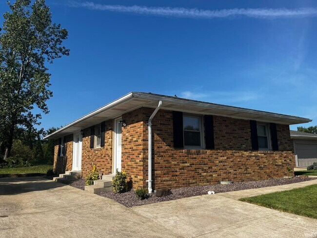 Building Photo - 4933 Richmond Dr