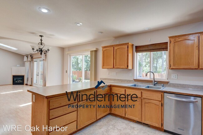 Foto del edificio - 3 br, 2.5 bath House - 2021 SW Rosario Pl