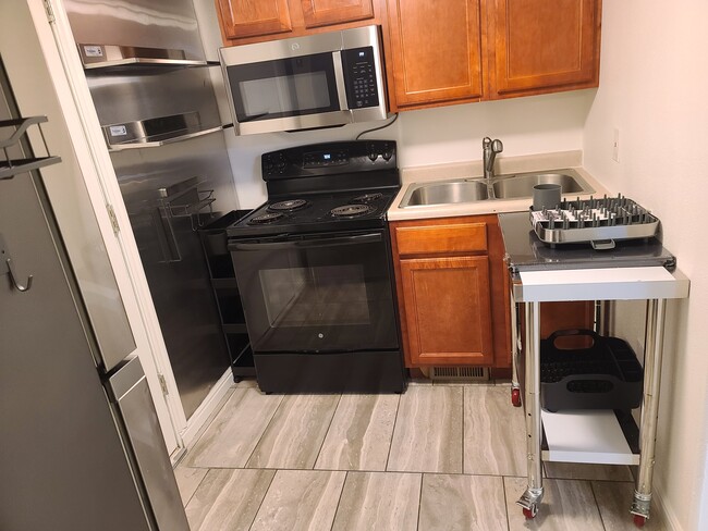 Building Photo - 154 Aparicio Dr