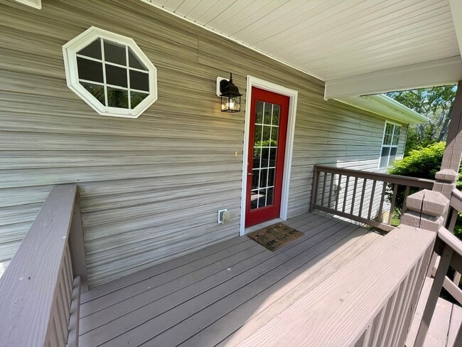 Building Photo - Beautiful Shelbyville Lake House