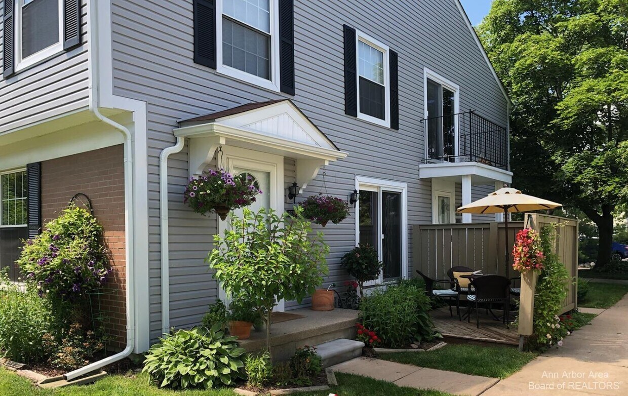 Foto principal - 2621 Fenwick Ct