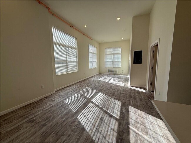 Foto del edificio - 327 Pine St