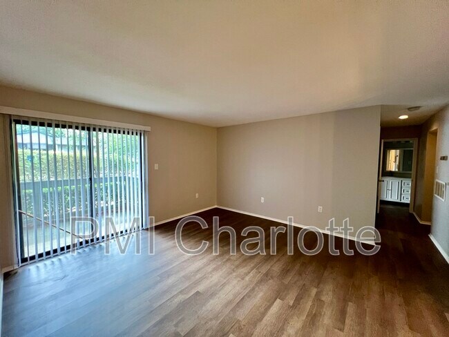 Foto del edificio - 5016 Sardis Rd