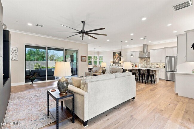 Building Photo - 1118 E Paseo Way