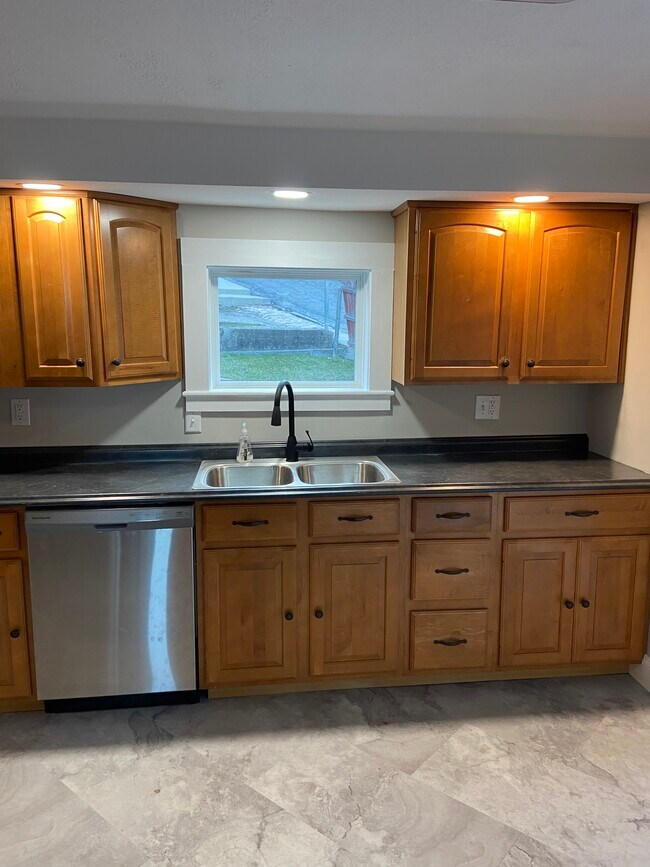 Foto del edificio - 8 National Rd