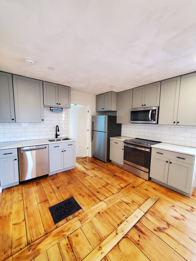 Kitchen - 68 Highland Ave