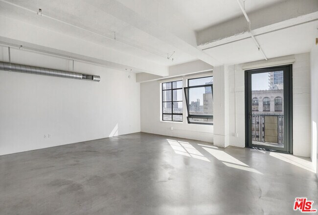 Building Photo - 849 S Broadway