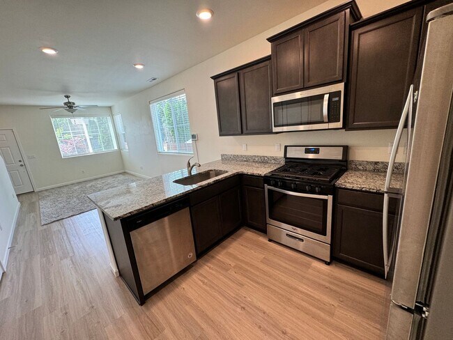 Foto del edificio - 2021 Build Northeast Portland 3 bed, 2.5 b...