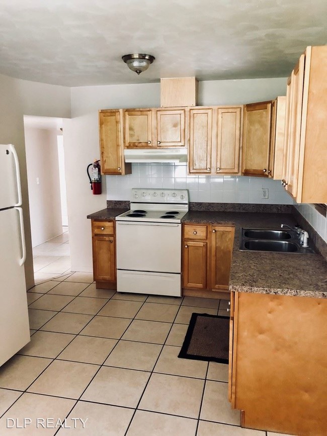 Building Photo - 3 br, 1 bath House - 1166 Bryn Mawr Drive