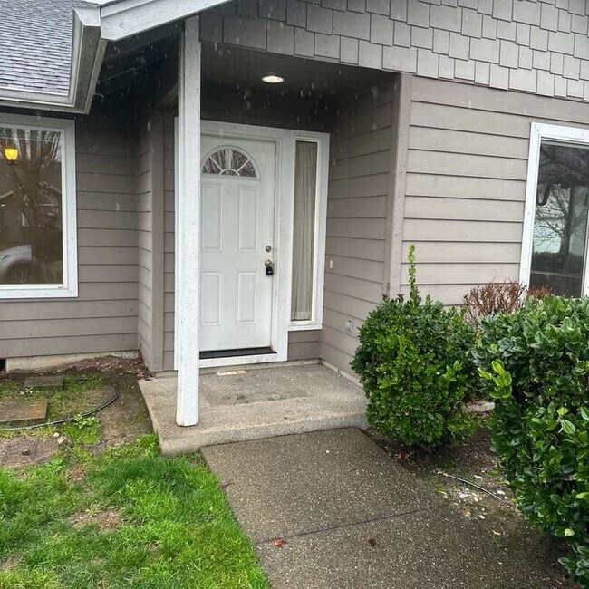 Foto del edificio - 1223 SW Sun Glo Dr