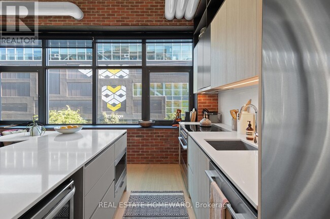 Photo du bâtiment - 150 Logan Ave