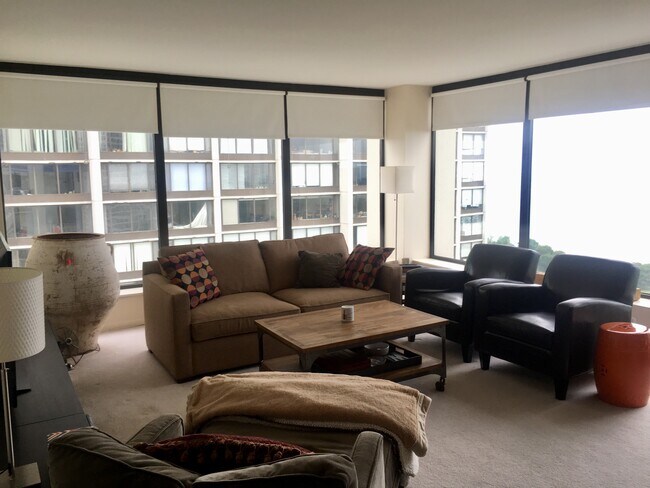 Sala de estar - 5445 N Sheridan Rd