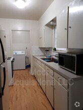 Building Photo - 1308 N Travis St