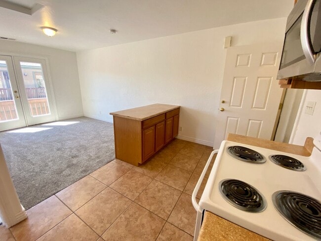 Building Photo - 1 Bedroom 1 Bath In Rio Homes