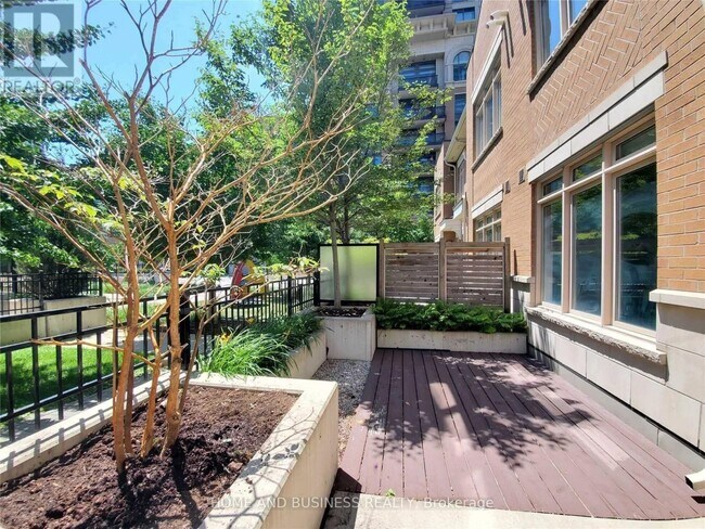 Building Photo - 383 Prince of Wales Dr