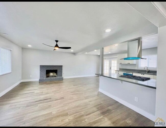 Foto del edificio - REMODELED 3 bed 2 bath in SW