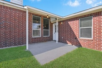 Building Photo - 10002 Forest Spring Ln